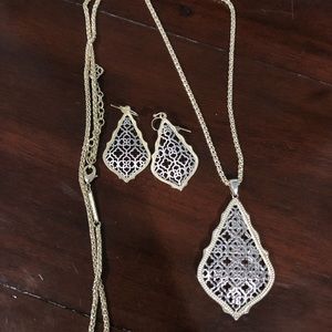 Kendra Scott set LIKE NEW